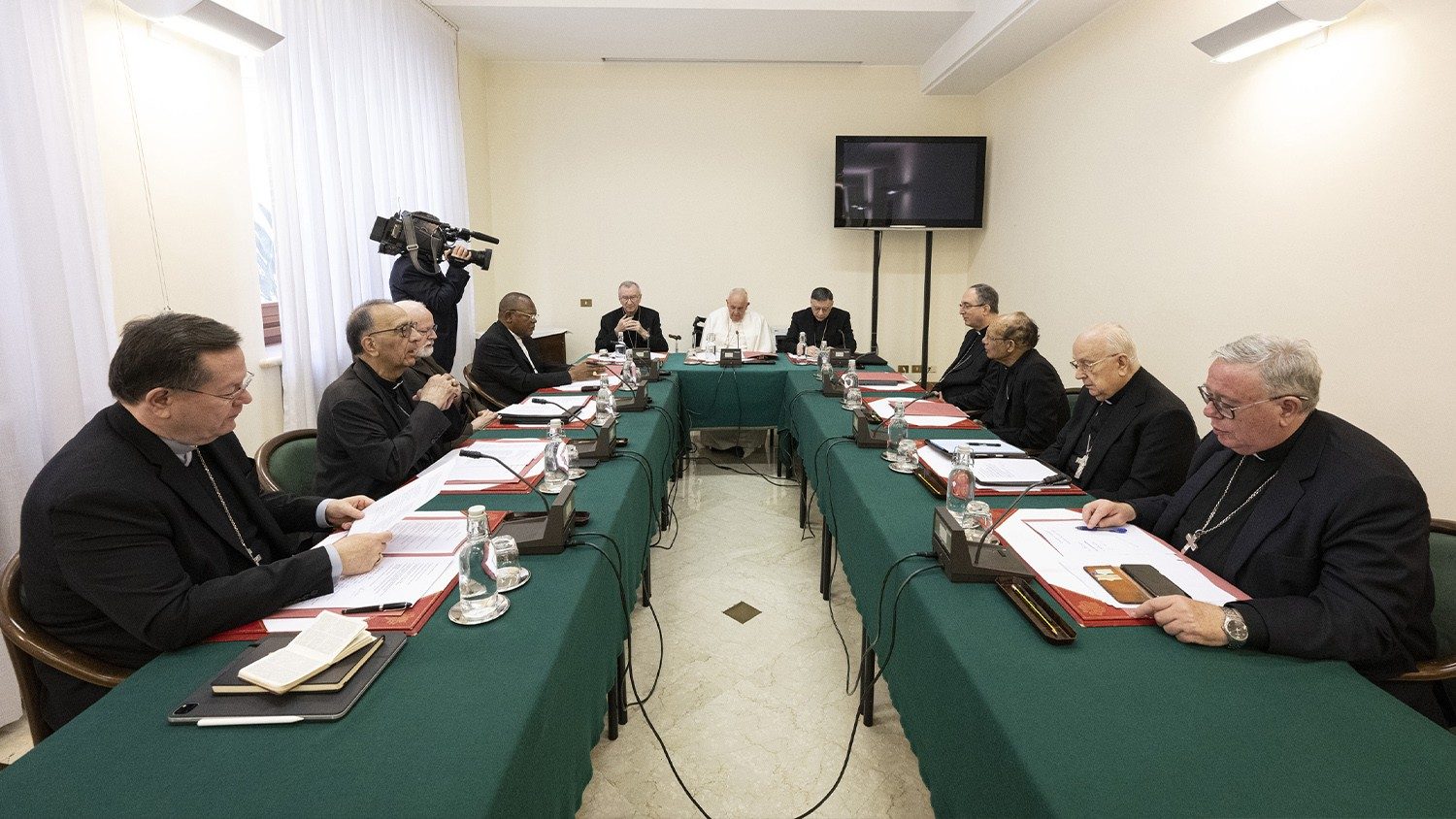 Hội đồng Hồng y cố vấn chú trọng đến việc toàn thể Giáo hội cần hợp tác xây dựng hòa bình